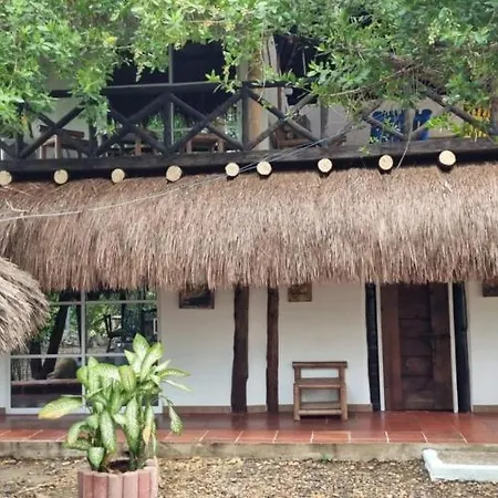 Guest house El Refugio Del Tiburon *